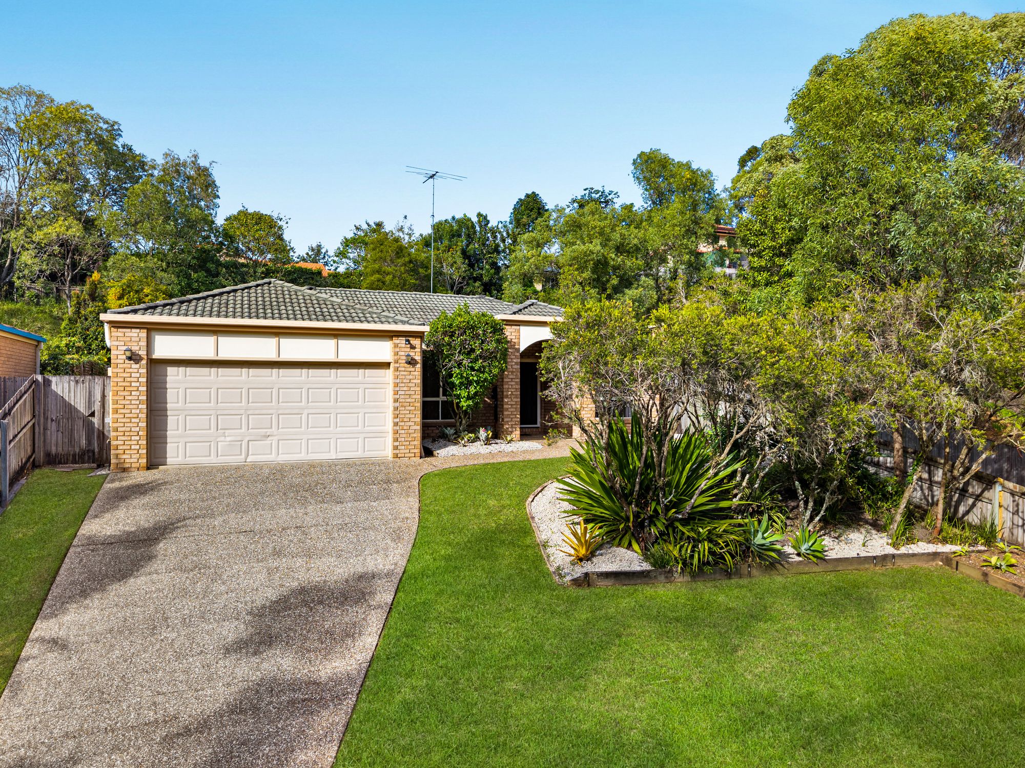 171 Lanita Road, Ferny Grove - Image 1