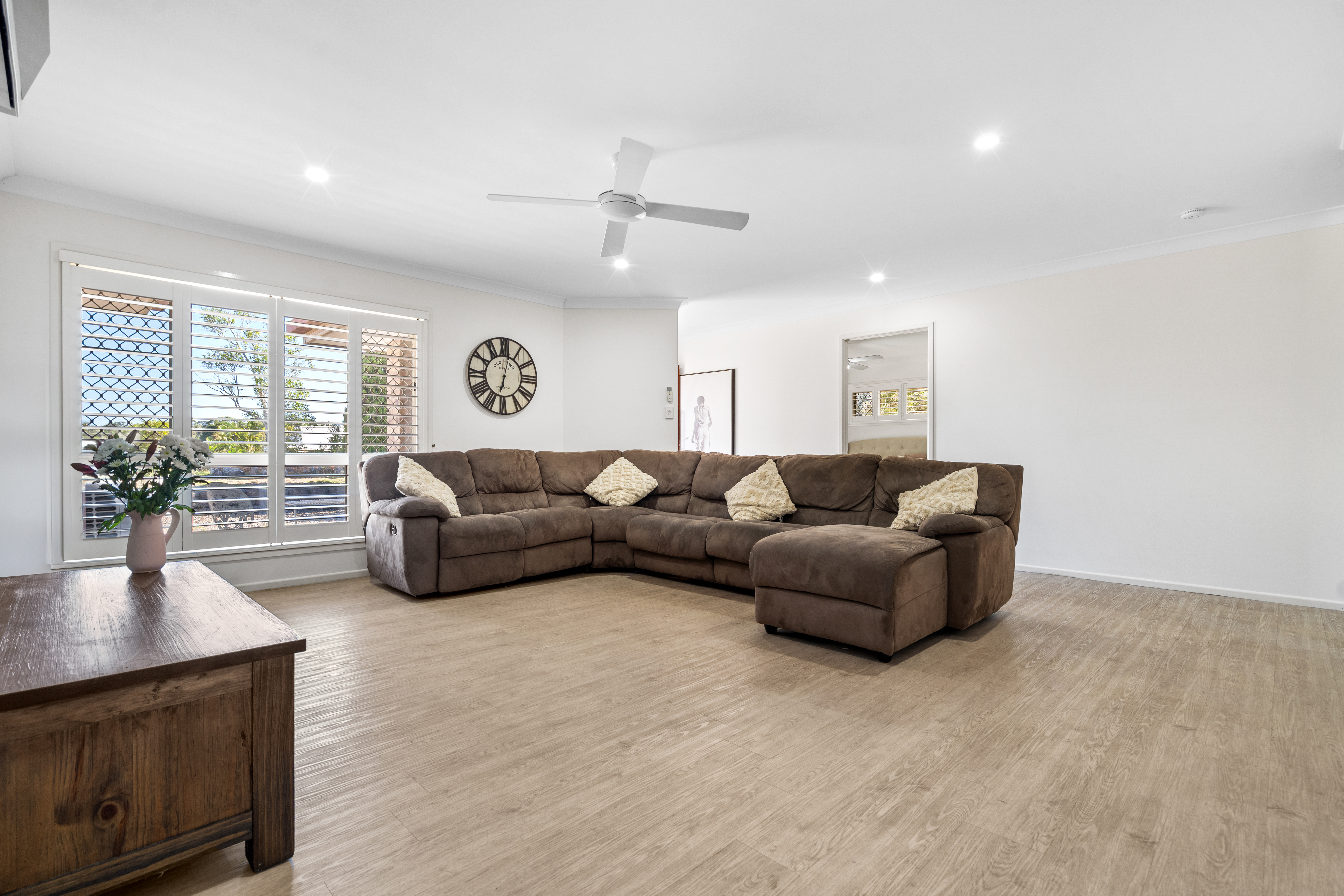 18 Mareeba Court, Arana Hills - Thumbnail 2