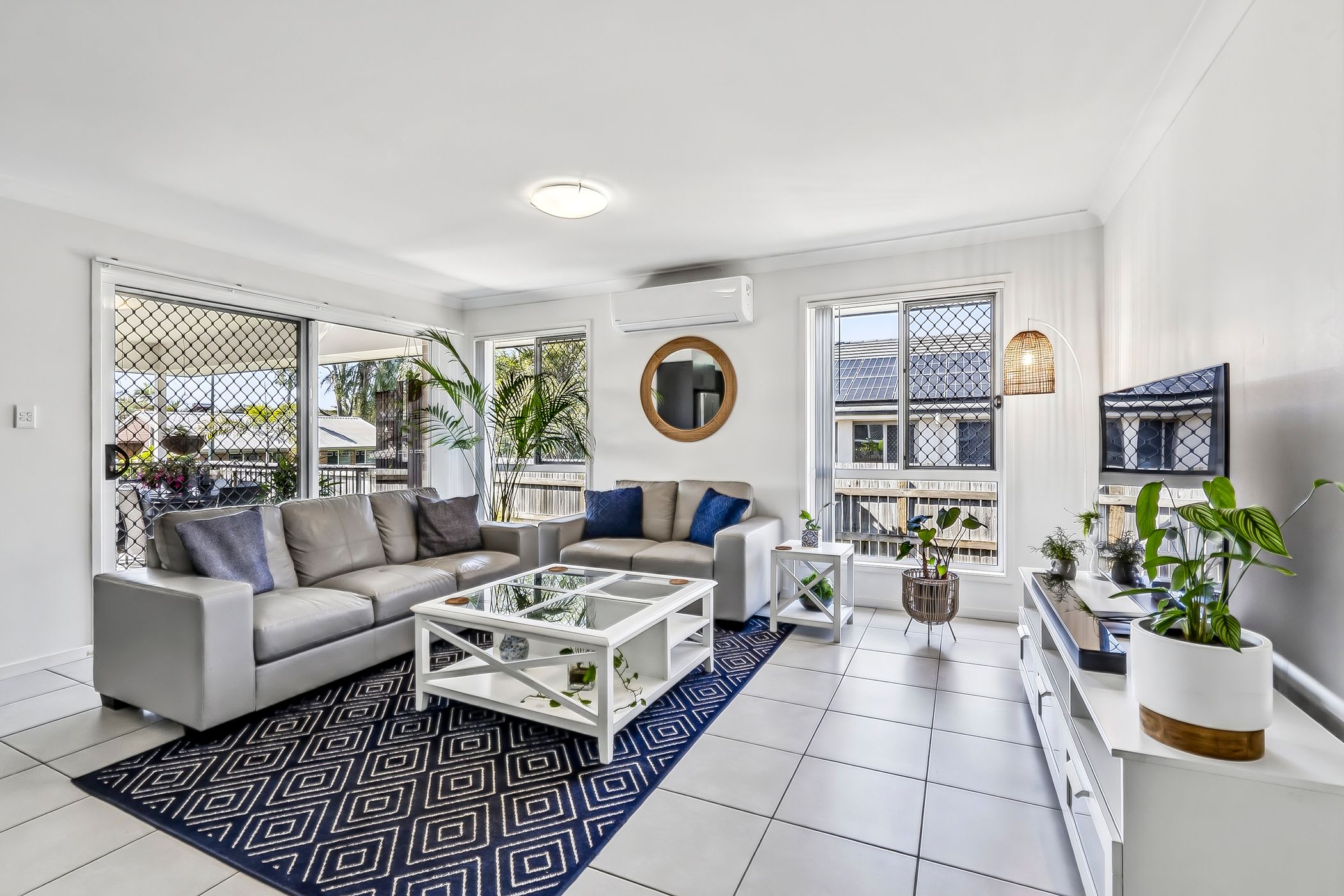 22 Adam Street, Beachmere - Thumbnail 2