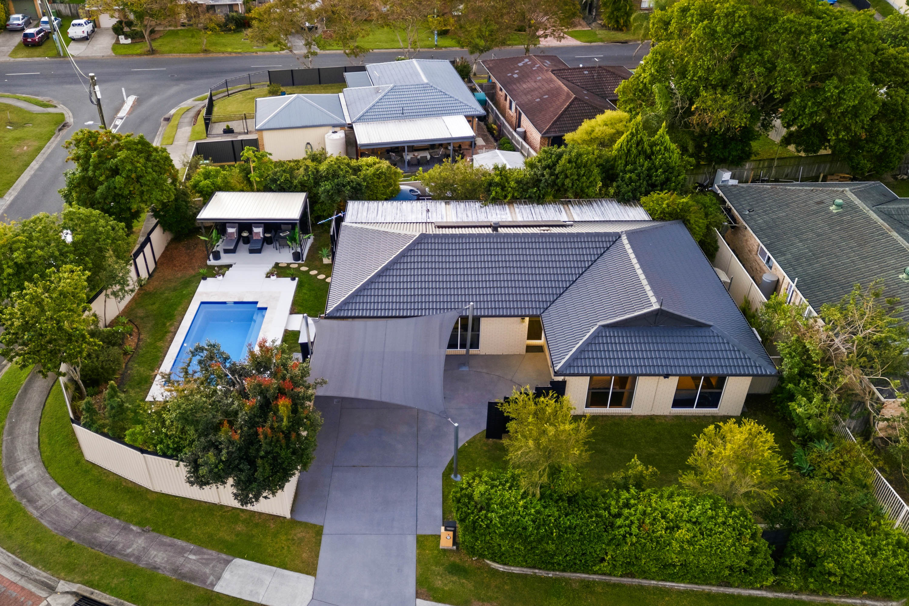 2 Mooloolah Court, Hillcrest - Image 1