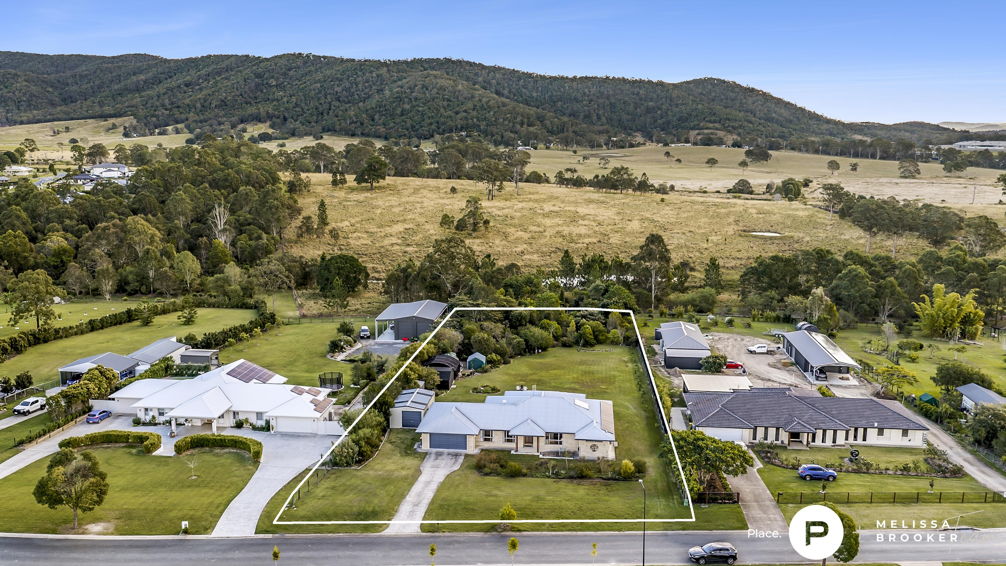 70-72 Sippel Drive, Woodford - Thumbnail 2