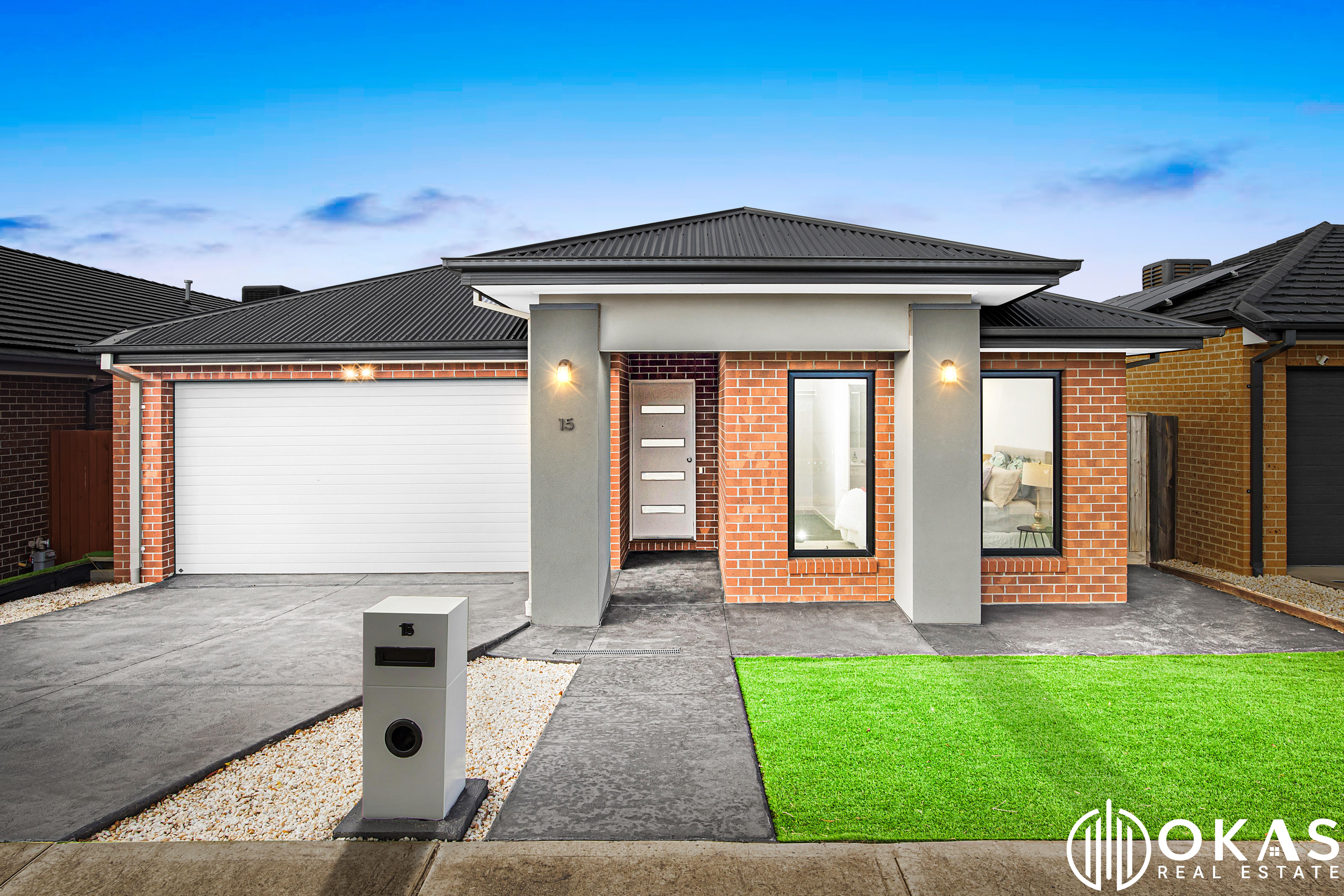 2/15 Coconut Road, Manor Lakes - Image 1