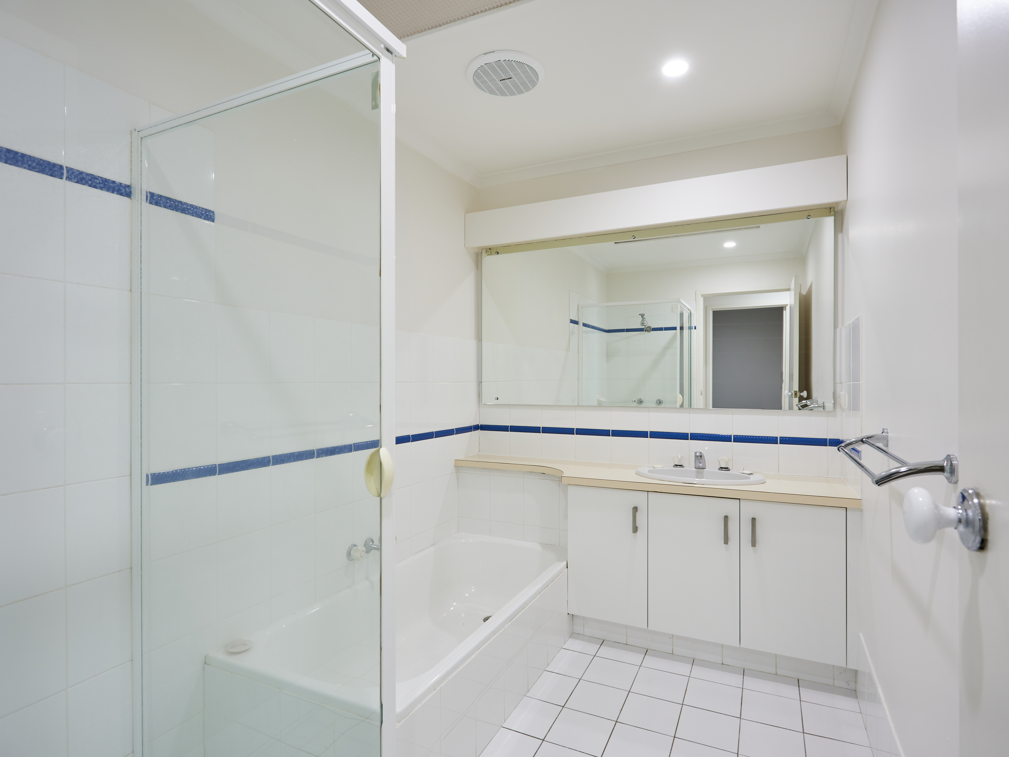 26 Elliott St SURFERS PARADISE Queensland photo 7