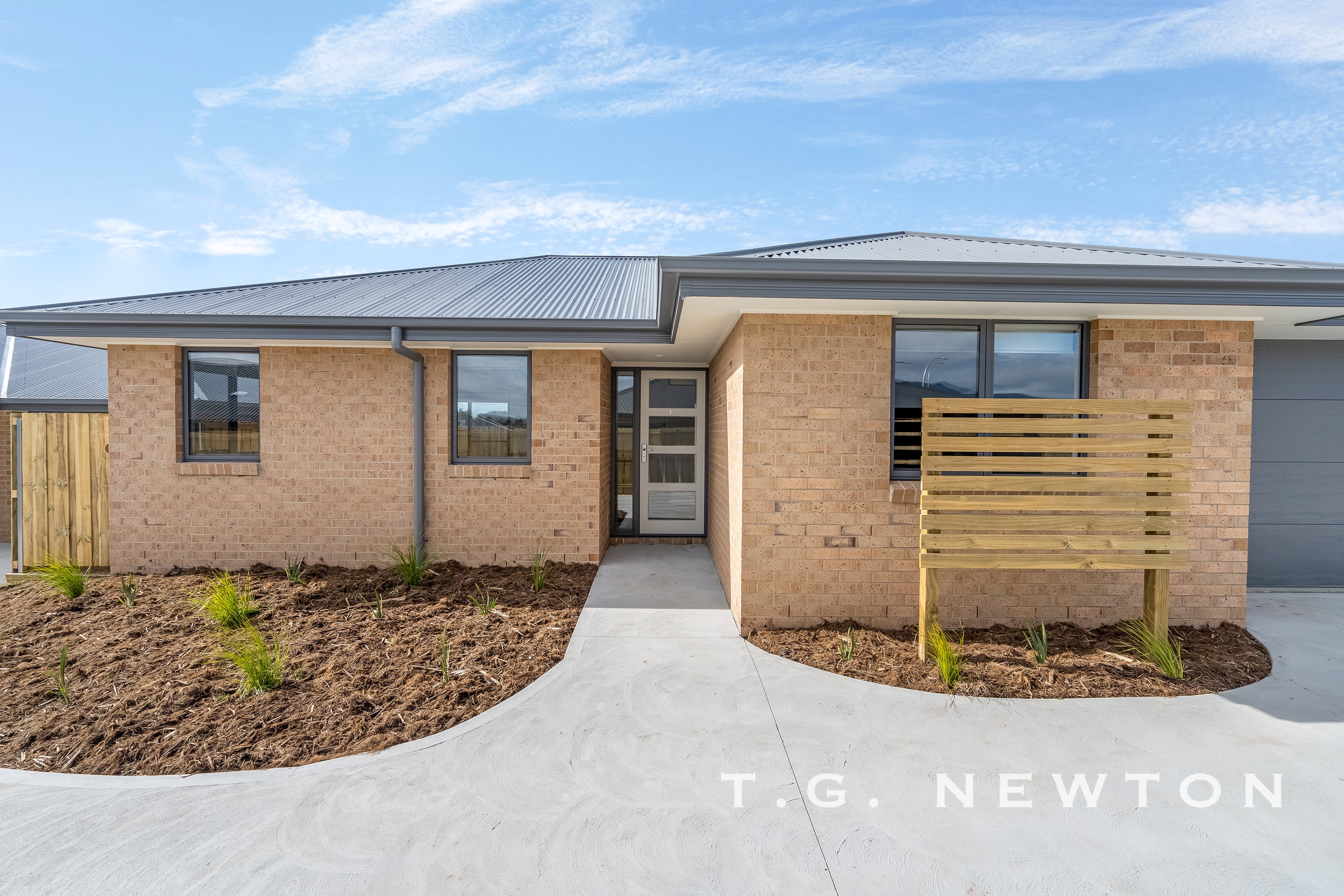 2/13 Lille Street, Brighton TAS