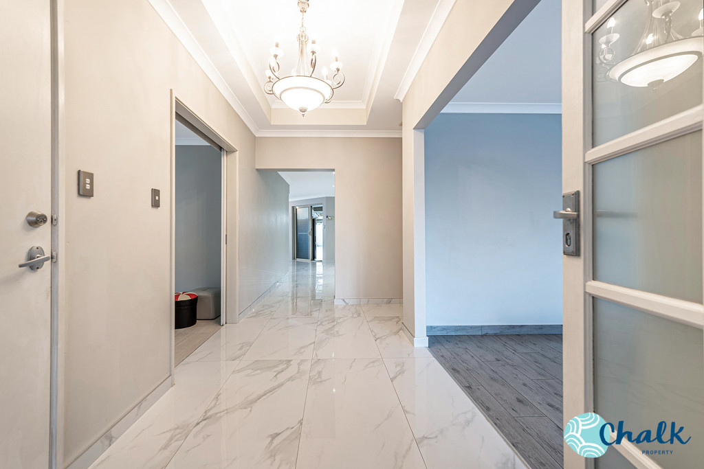 28 Harrington Waters Dr, Waikiki - Thumbnail 4