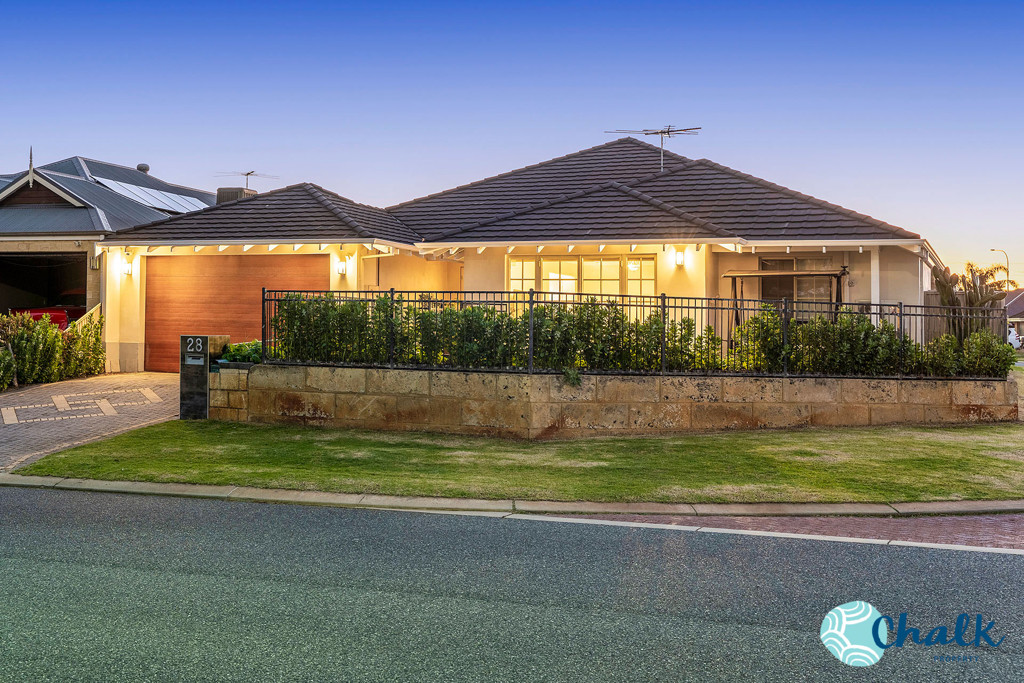 28 Harrington Waters Dr, Waikiki - Thumbnail 3