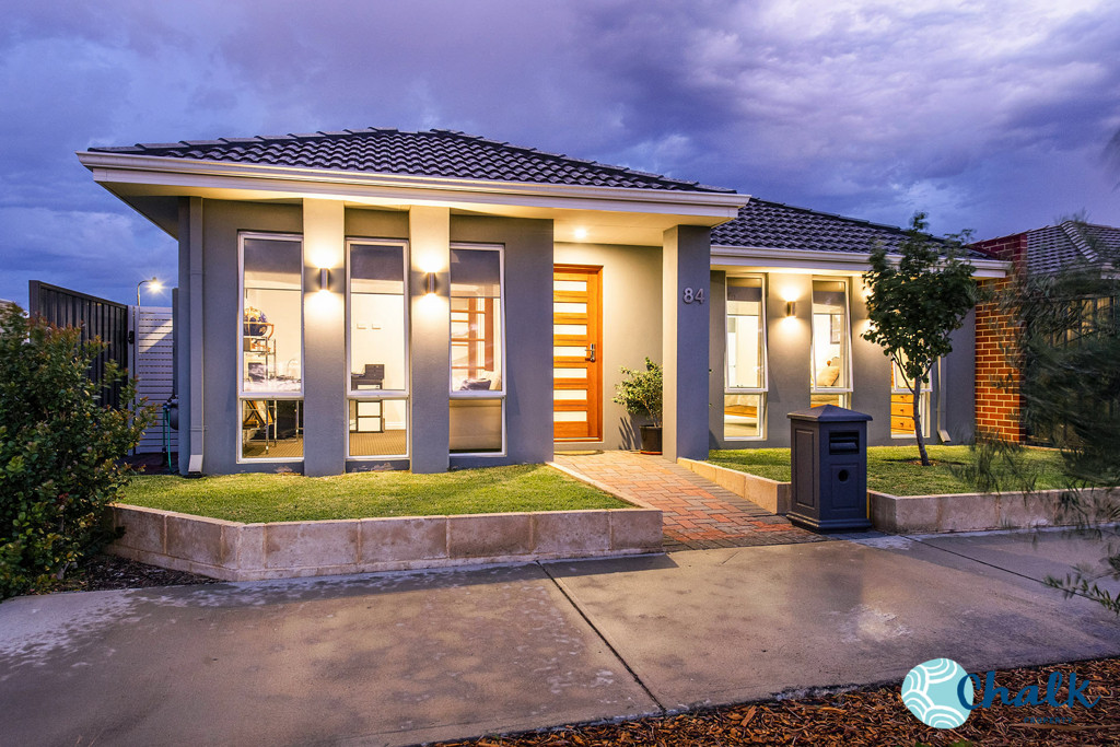 84 Bottlenose Circuit, Waikiki - Thumbnail 2