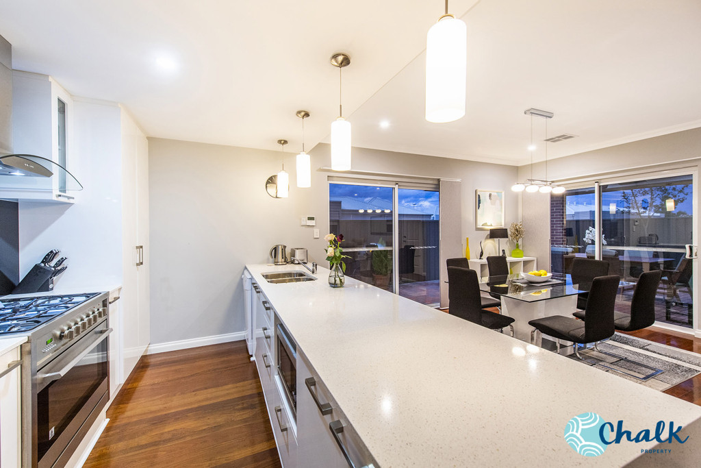 84 Bottlenose Circuit, Waikiki - Thumbnail 5