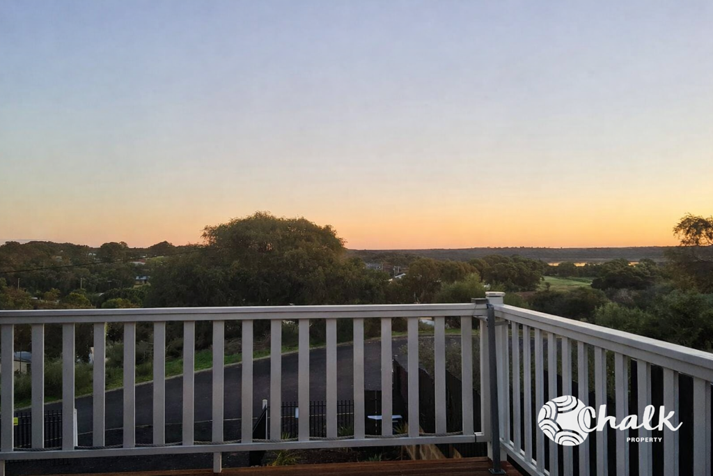 6 Hillview Court, Preston Beach - Thumbnail 2