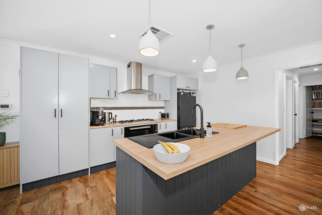 1 Walker Avenue, Rockingham - Thumbnail 5