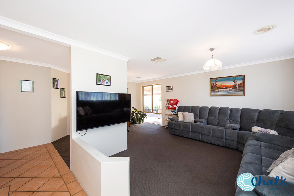 7 Pelican Court, Waikiki - Thumbnail 3