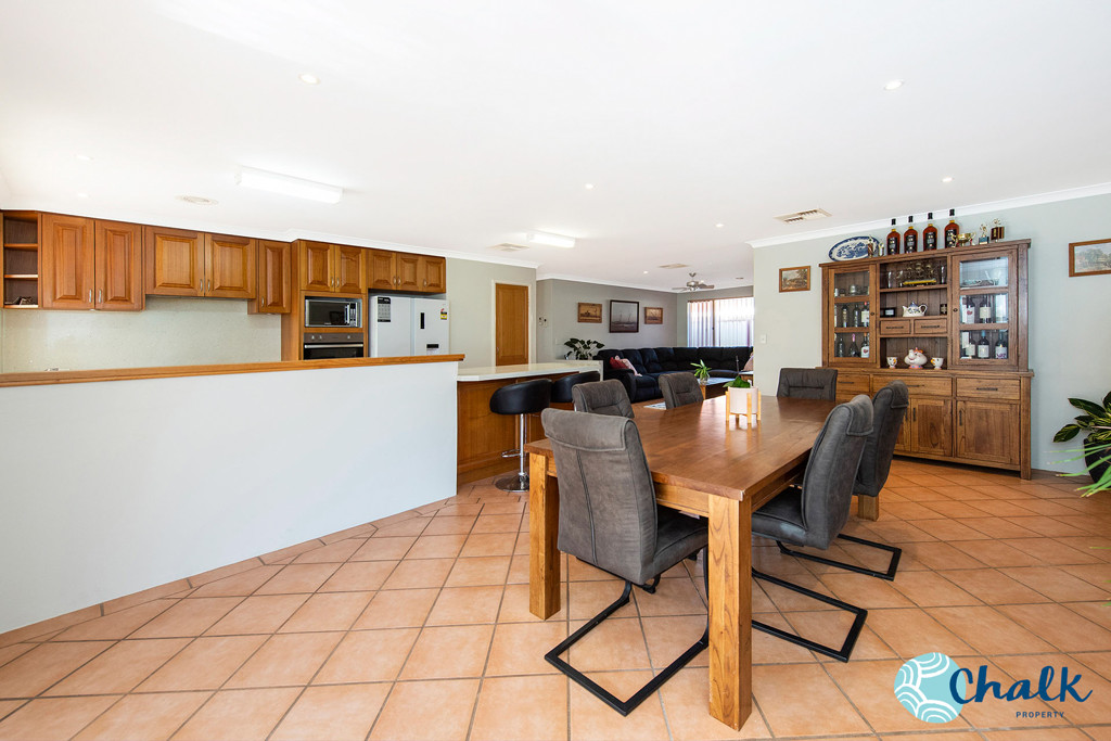 7 Pelican Court, Waikiki - Thumbnail 4