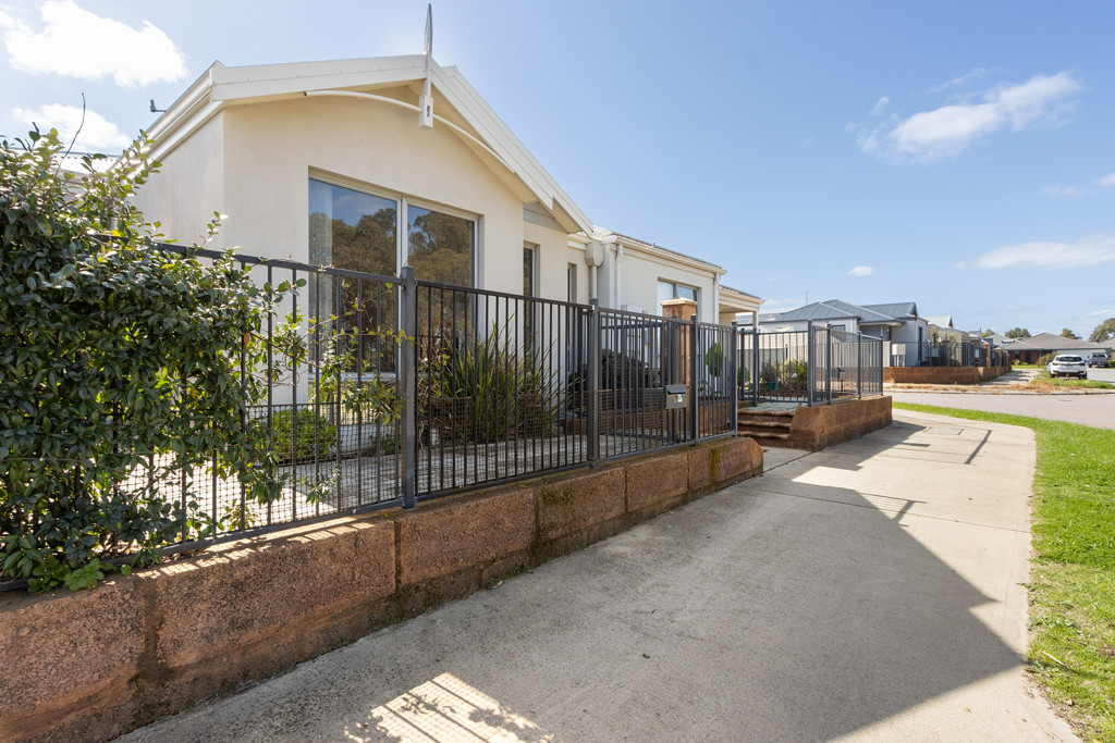 11 Starflame Road, Baldivis - Thumbnail 2