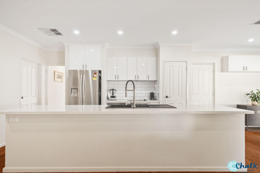4 Amadeus Crescent, Port Kennedy - Thumbnail 2