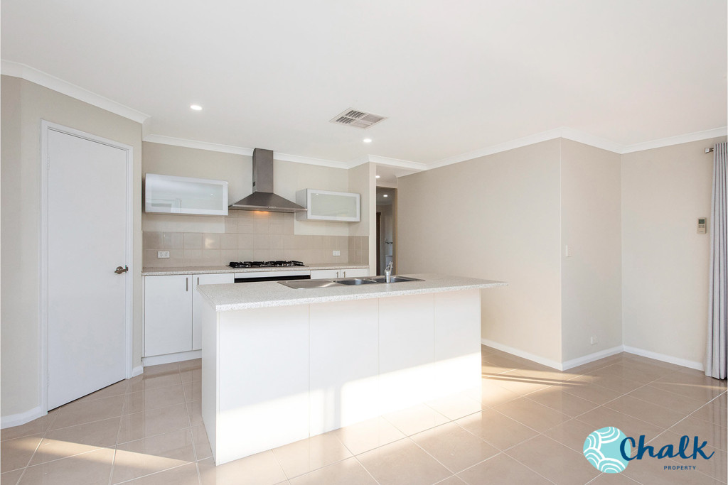 39 Sellafield Bend, Waikiki - Thumbnail 3