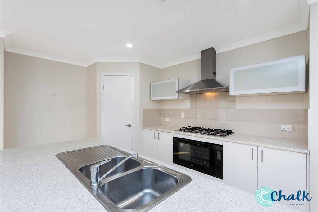 39 Sellafield Bend, Waikiki - Thumbnail 4