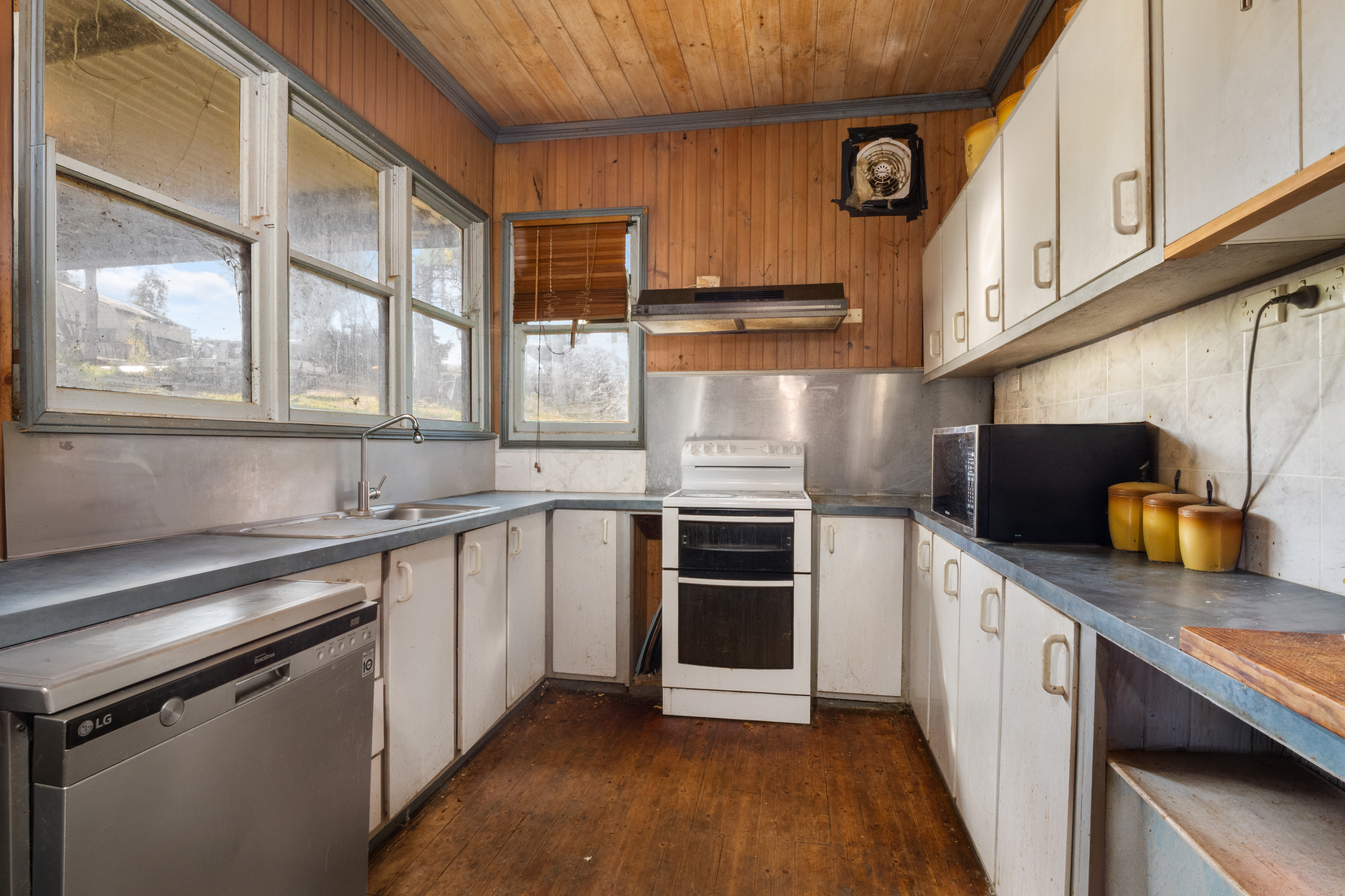 61 Hibberts Lane, Freemans Reach Auction by Farmbuy.com - image 2