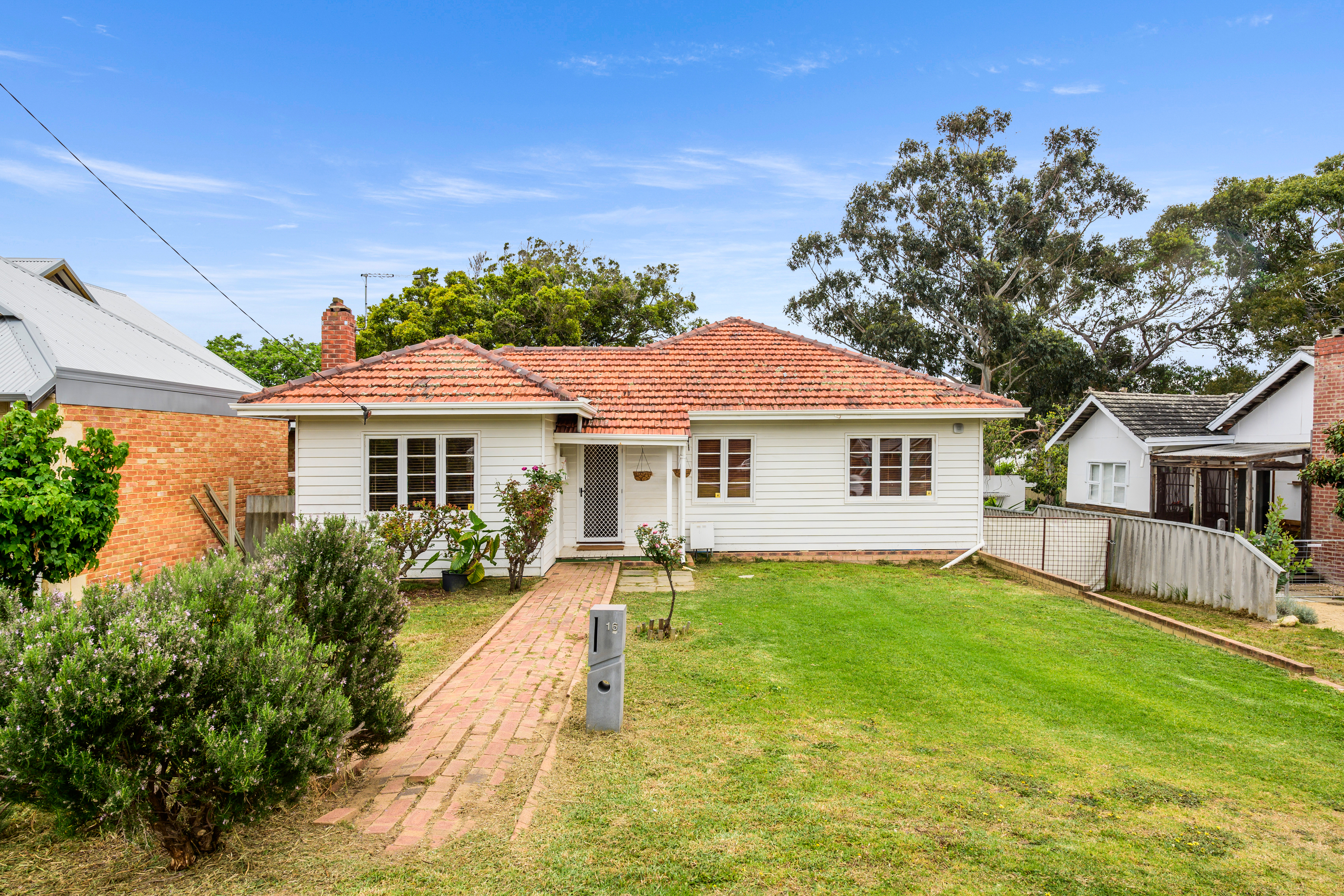 16 Starling Street, Hamilton Hill WA