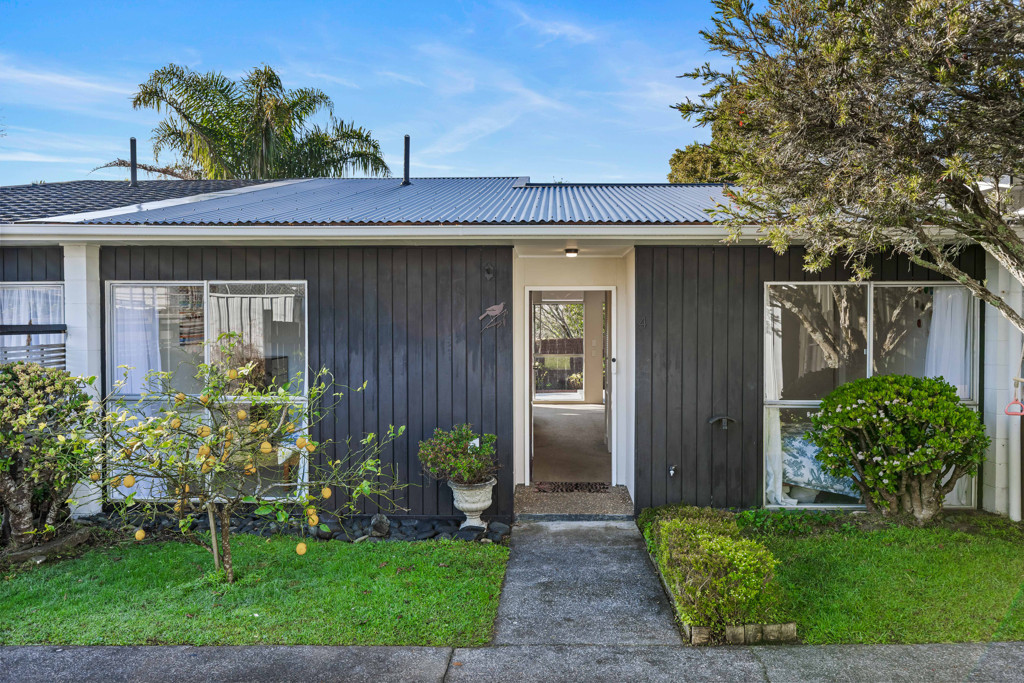 4/109A Te Atatu Road, Te Atatu South