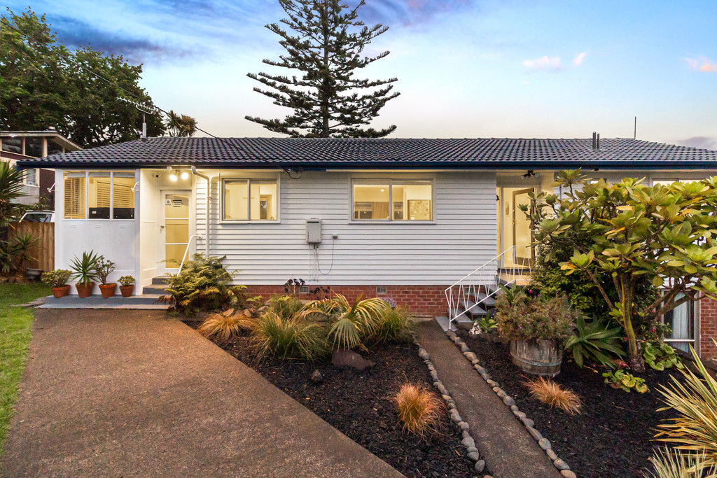 17 Lincoln Park Avenue, Massey