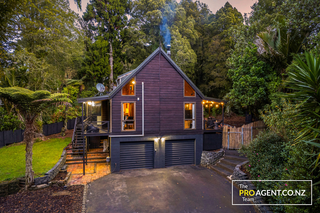 566 Scenic Drive, Waiatarua - Photo 7