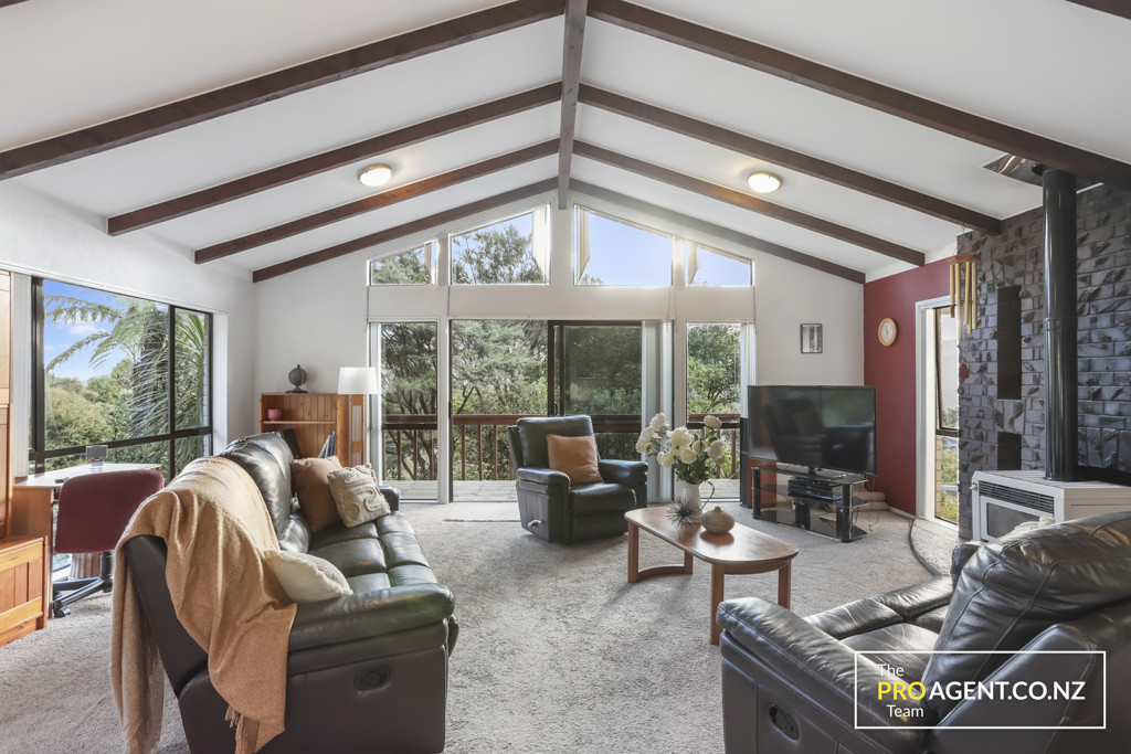 10 Victory Road, Laingholm - Photo 2