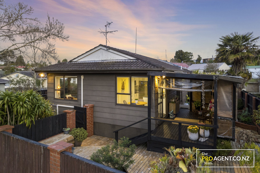 21B Glucina Place, Glen Eden - Photo 4