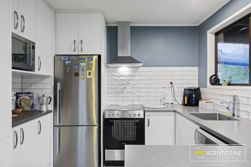 21B Glucina Place, Glen Eden - Photo 7