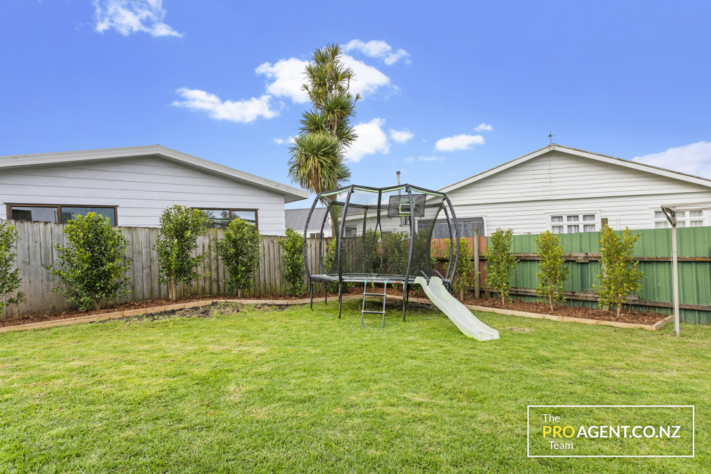 13 Miro Street, New Lynn - Photo 2