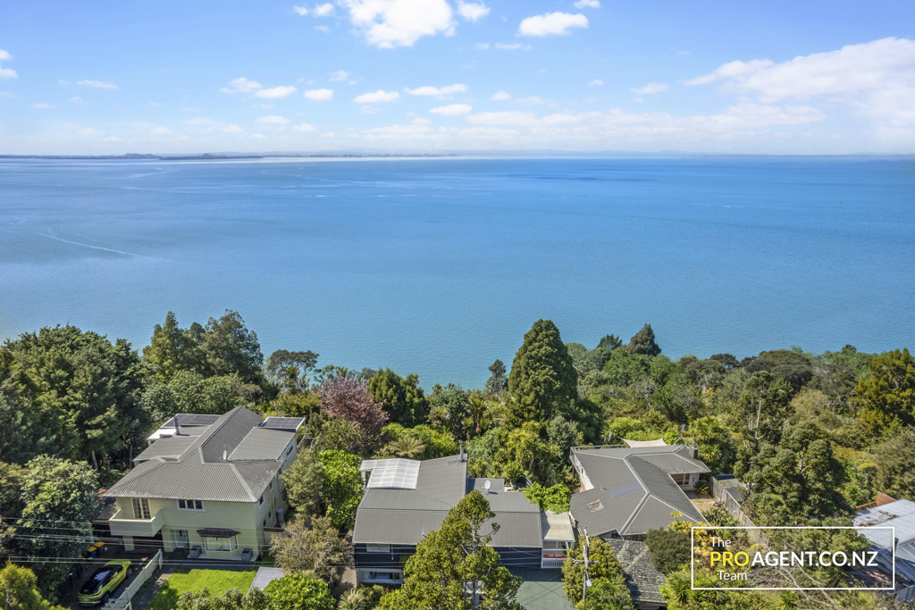 68 Kauri Point Road, Laingholm - Photo 2