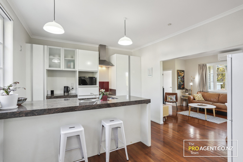 162B Henderson Valley Road, Henderson - Photo 3