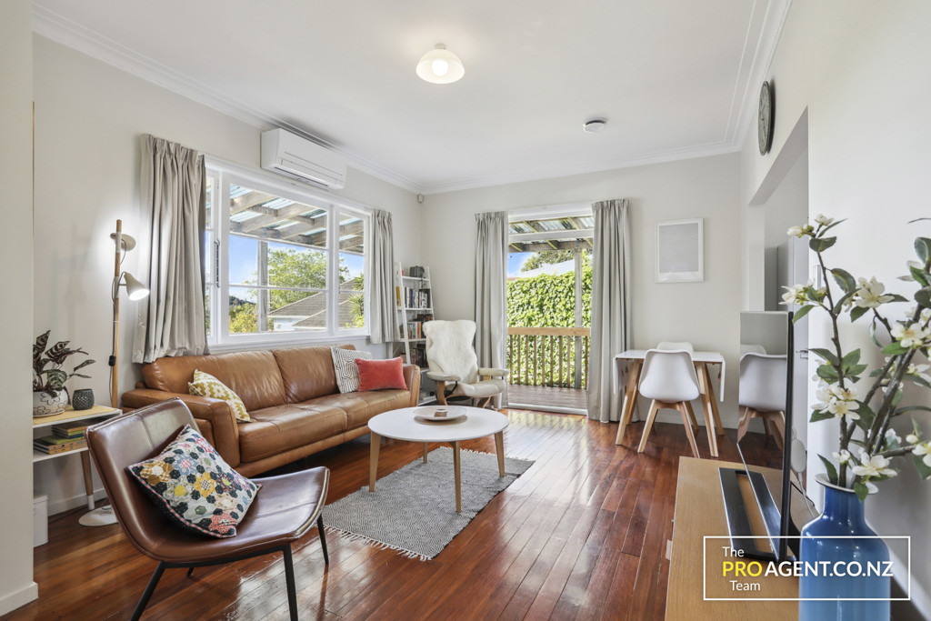 162B Henderson Valley Road, Henderson - Photo 2