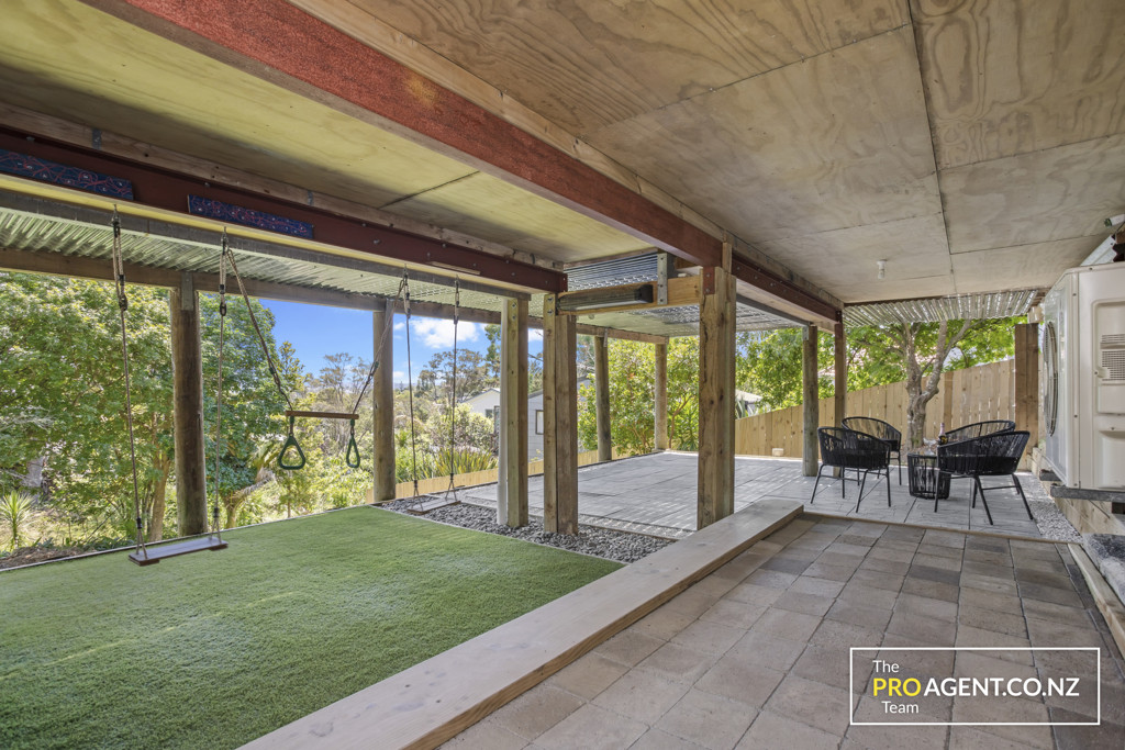 261 Titirangi Road, Titirangi - Photo 3