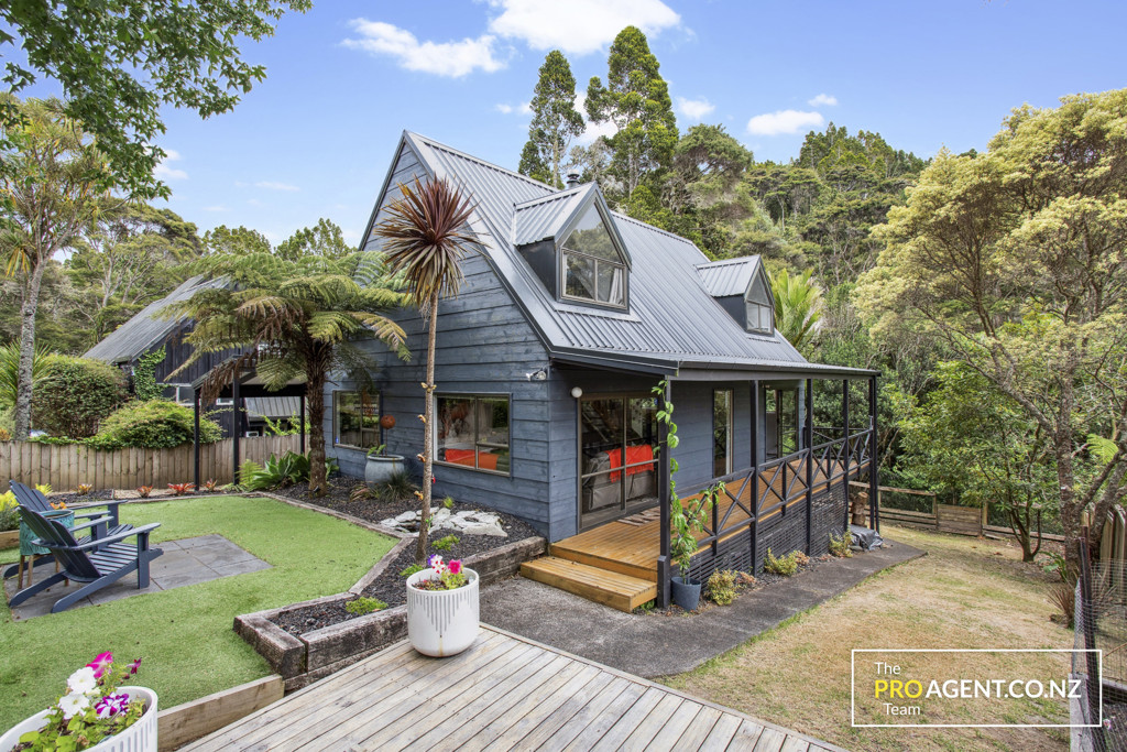 15 Fawcett Road, Laingholm - Photo 4