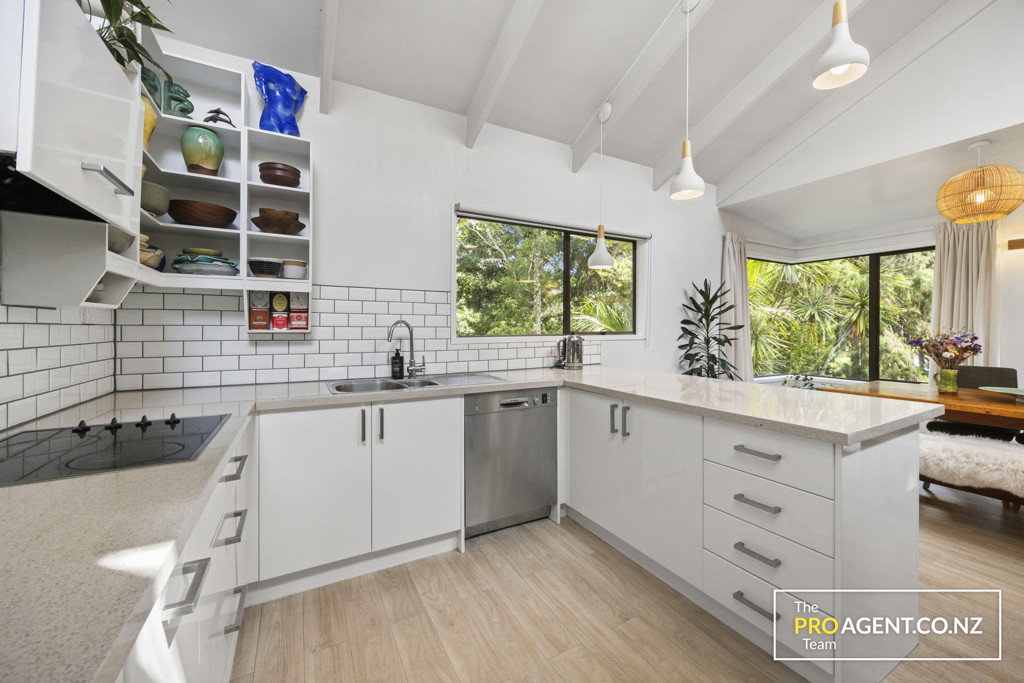 7 Minnehaha Avenue, Titirangi - Photo 6