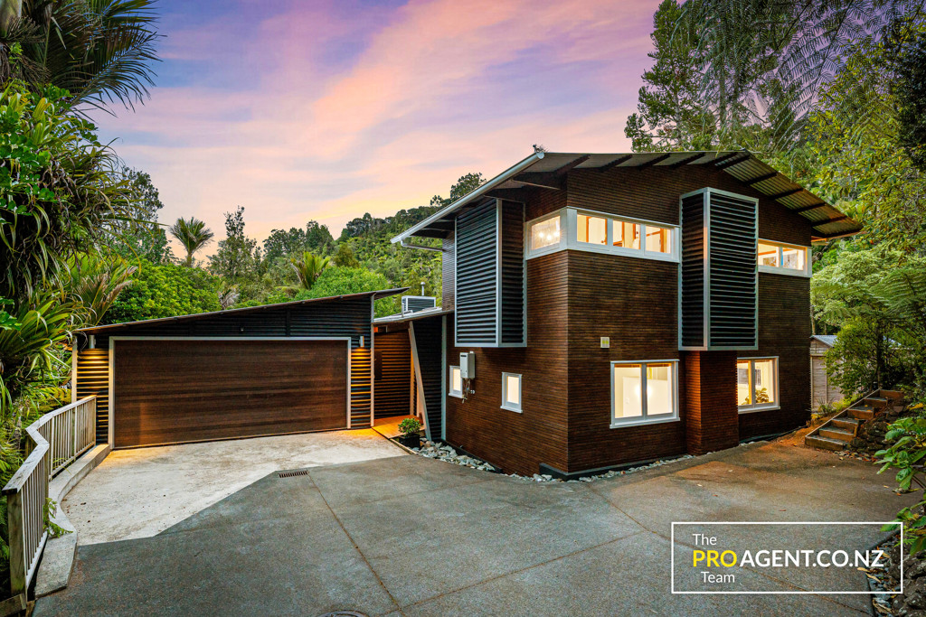 65 Waima Crescent, Titirangi - Photo 2
