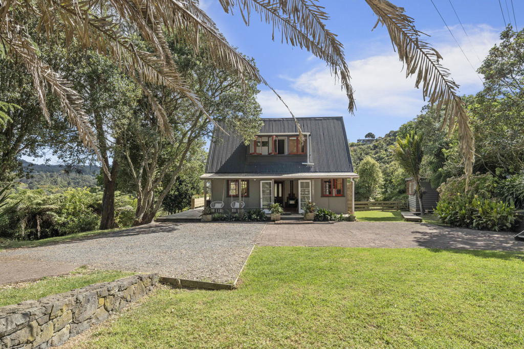 33d Landing Road, Titirangi - Photo 2