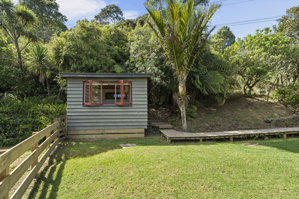33d Landing Road, Titirangi - Photo 4