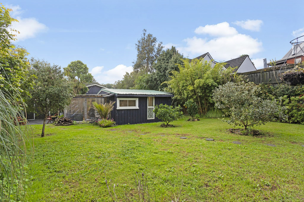 2/2 Earl Road, Titirangi - Photo 7