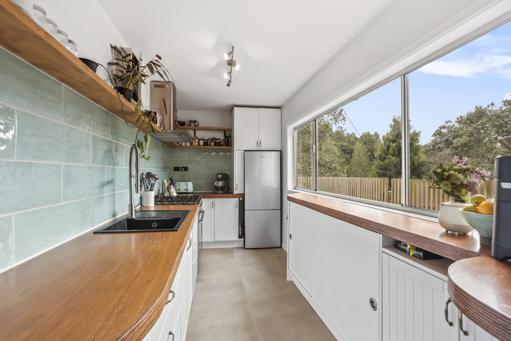 61 Western Road, Laingholm - Photo 2