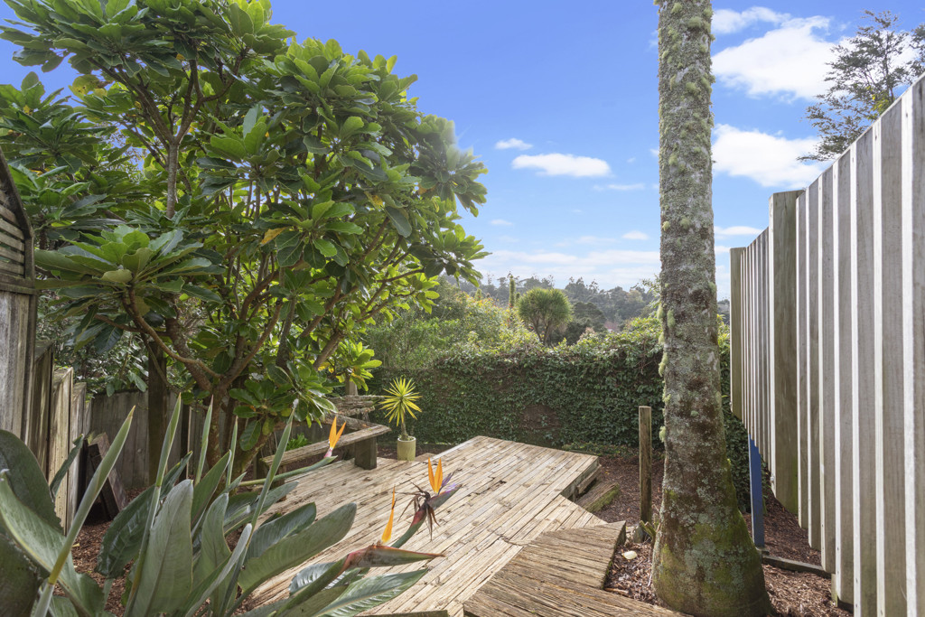 8 Mceldowney Road, Titirangi - Photo 5