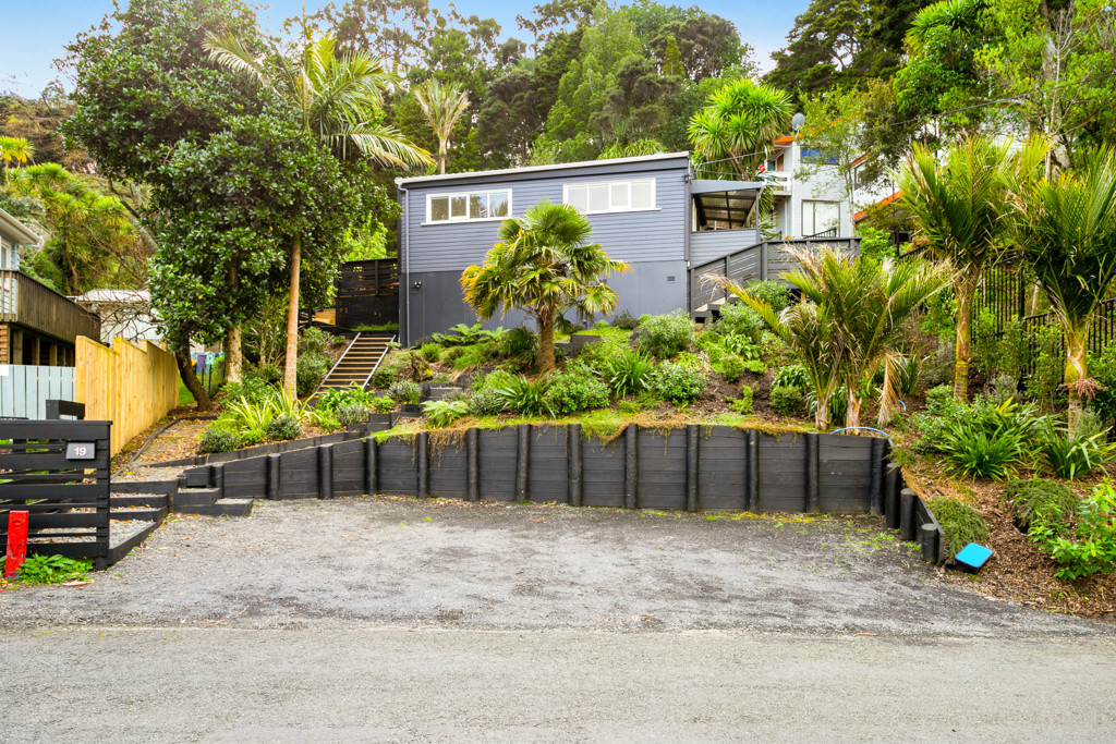 19 Laingholm Drive, Laingholm