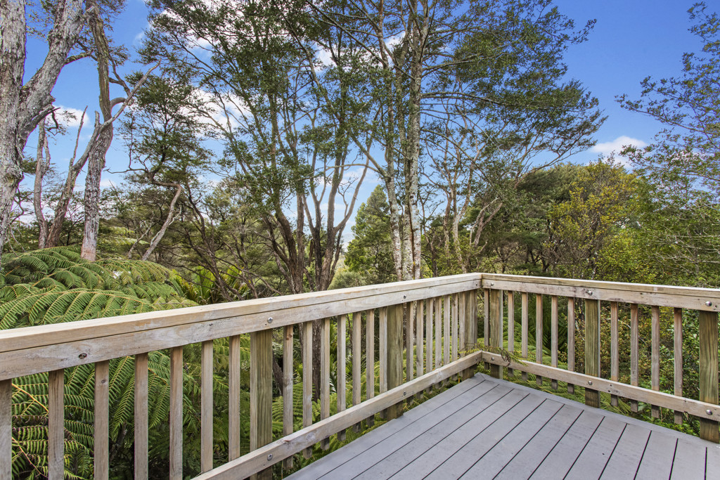 19 Rauhuia Crescent, Parau - Photo 7