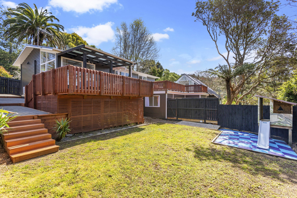 380 Huia Road, Titirangi - Photo 3