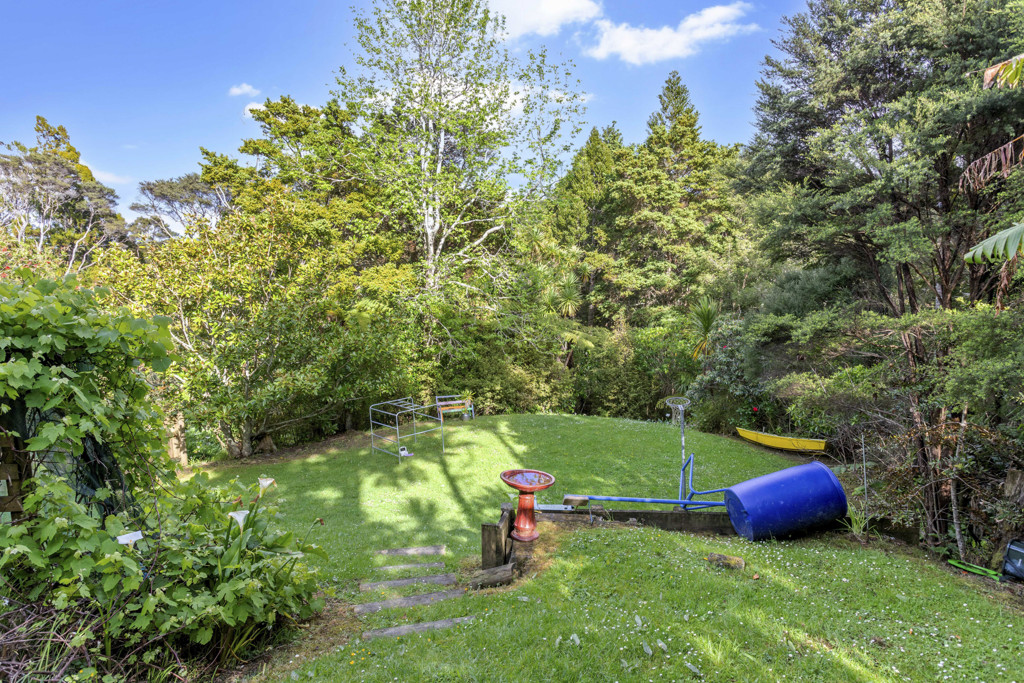57 Kauri Point Road, Laingholm - Photo 3