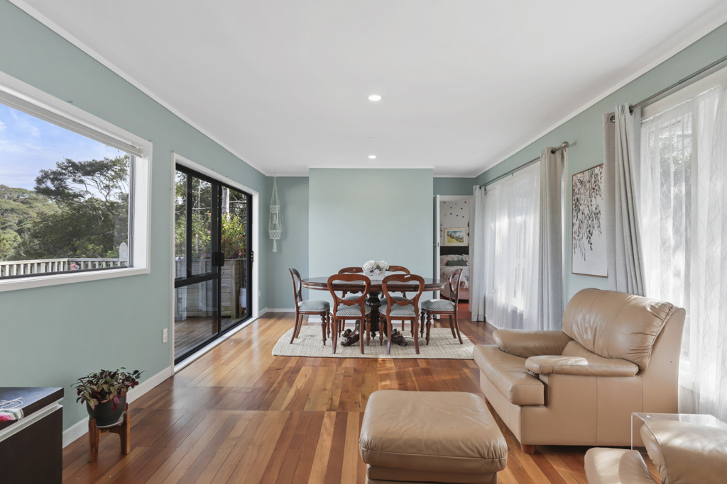 57 Kauri Point Road, Laingholm - Photo 2