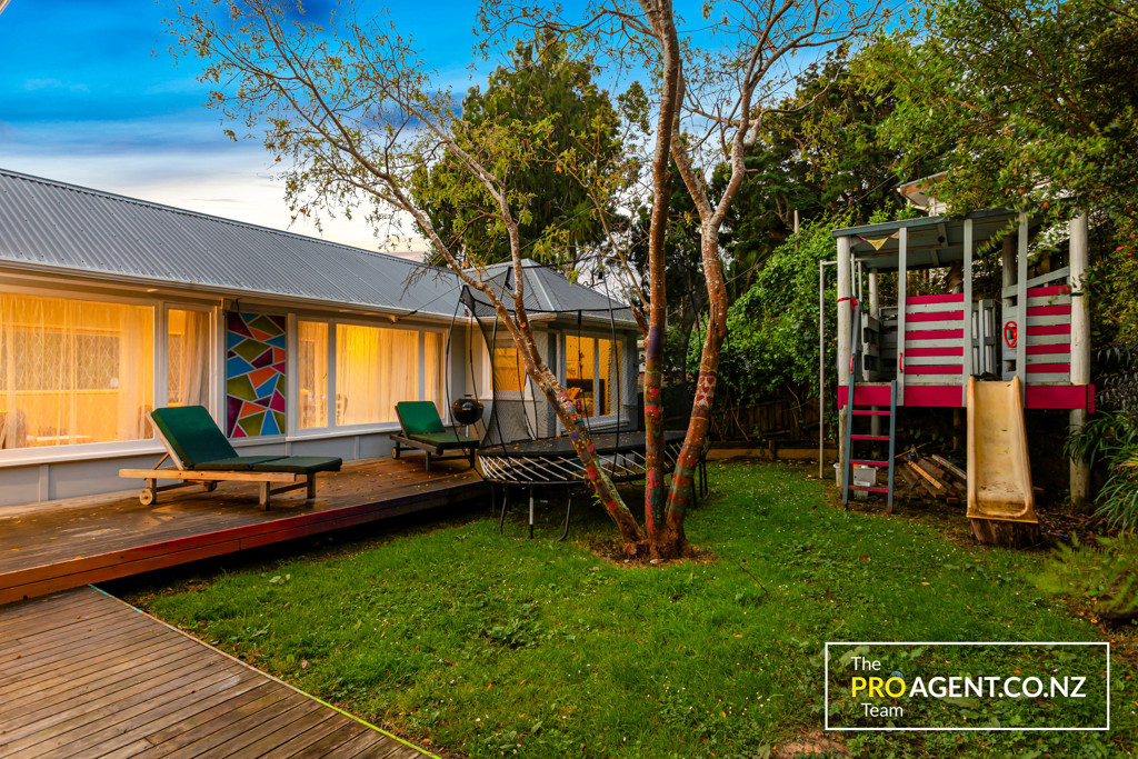 57 Kauri Point Road, Laingholm - Photo 6