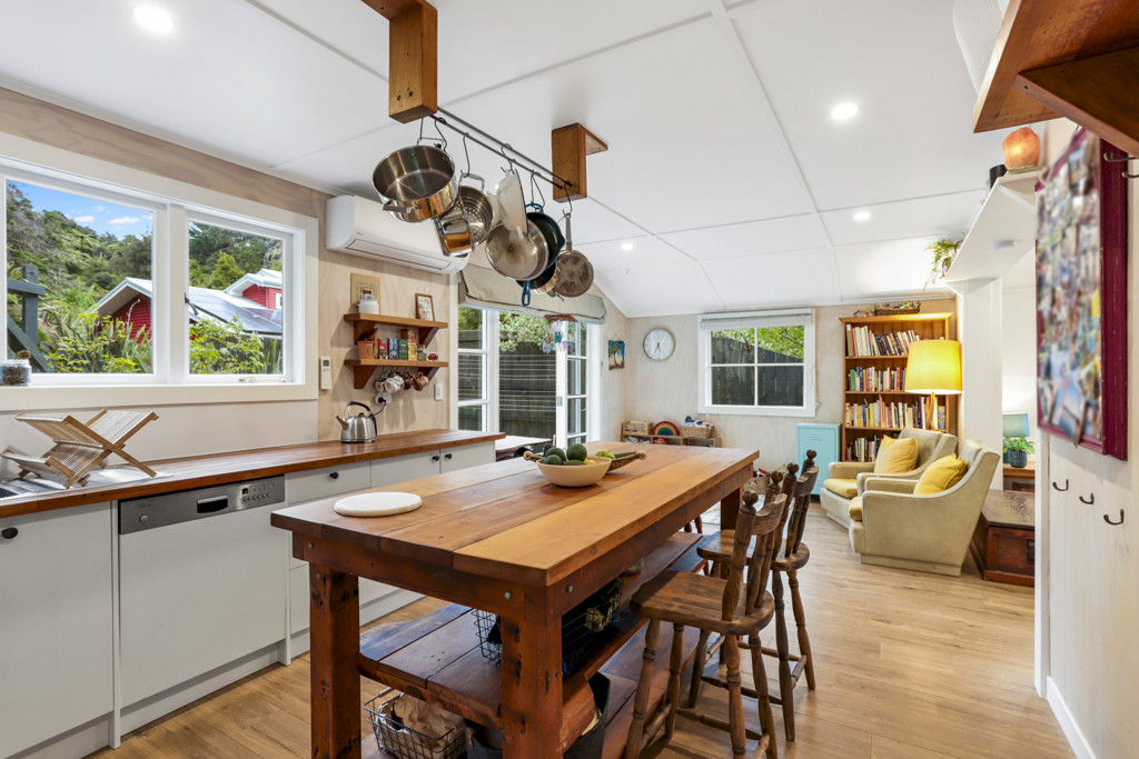 619 Huia Road, Parau - Photo 5