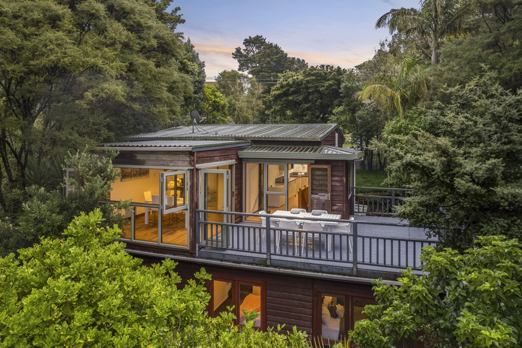 26 Kauri Point Road, Laingholm - Photo 5