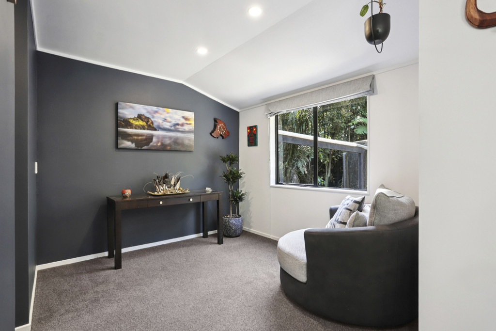 420 Scenic Drive, Waiatarua - Photo 6